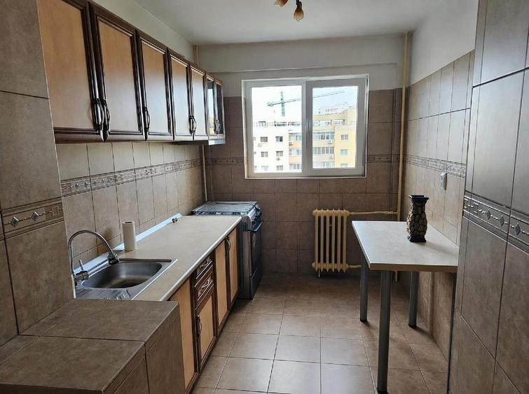 Apartament cu 2 camere semidecomandat, mobilat în Titan