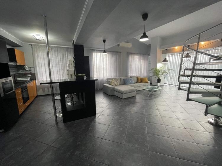 Apartament cu 3 camere decomandat în Crișan