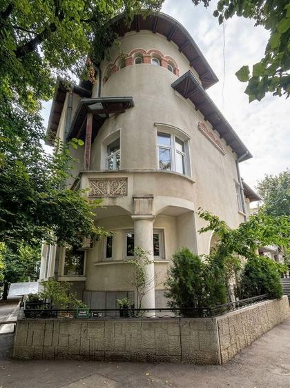 Apartament cu 4 camere circular, mobilat în Primăverii
