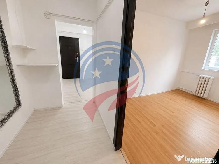 Apartament cu 4 camere decomandat în Valea Rosie
