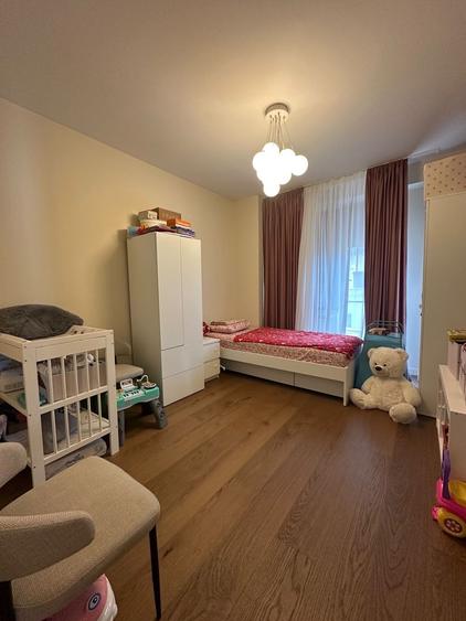 Penthouse cu 4 camere decomandat, mobilat în Herăstrău