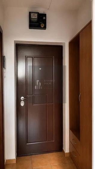 Apartament cu 2 camere semidecomandat, mobilat în Giurgiului