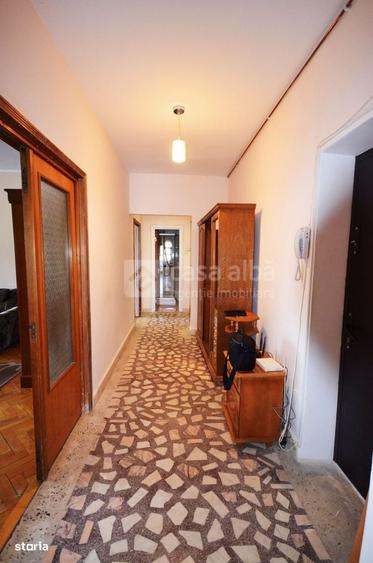 Apartament cu 4 camere decomandat în Gară