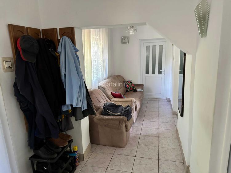 Casa de vanzare in Izimsa, comuna Obarsia de Camp, jud. Mehedinti teren 2.000 mp.