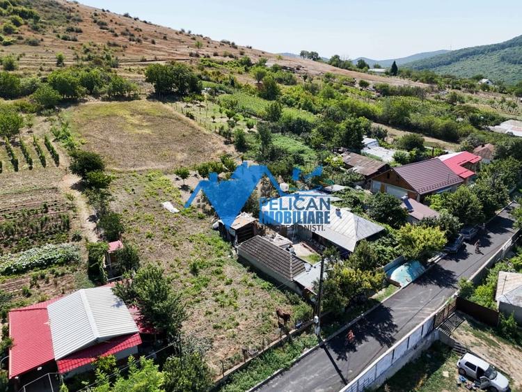 Casă individuală cu 4 camere cu Canalizare în Telița