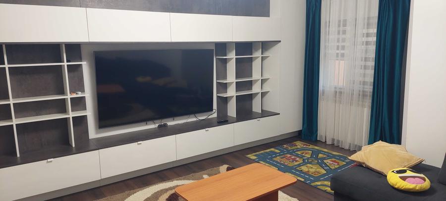 Apartament cu 3 camere decomandat în 1 Mai