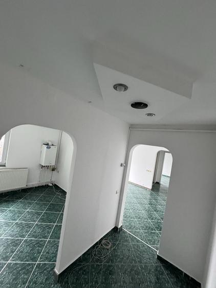 Spațiu comercial, de 60 mp, în Hărmanului