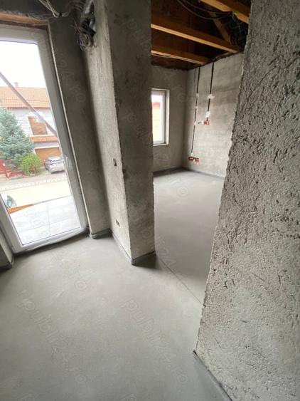 Casă cu 5 camere cu Teren 284 Mp în Ghiroda