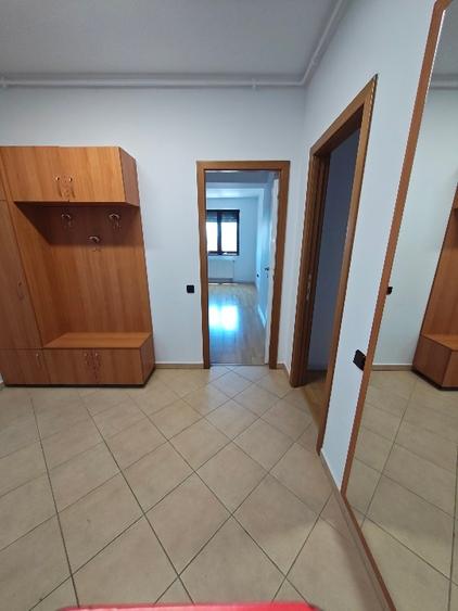 Apartament cu 3 camere decomandat în Moșilor