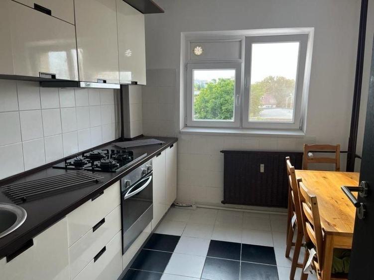 Apartament cu 2 camere semidecomandat, mobilat în P-ța Muncii