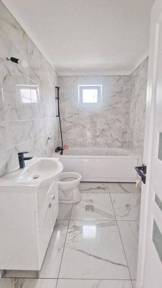 Casă individuală cu 5 camere cu Canalizare în Central