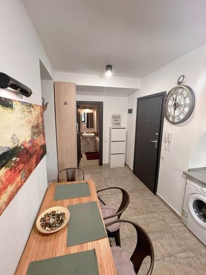 Apartament cu 2 camere decomandat, mobilat în Central