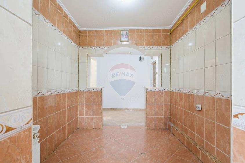 Apartament cu 3 camere decomandat în Spital