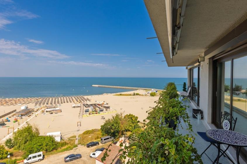 Apartament cu 4 camere decomandat, mobilat în Faleza Nord