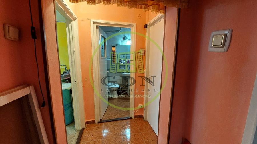 Apartament cu 3 camere decomandat în Valea Rosie