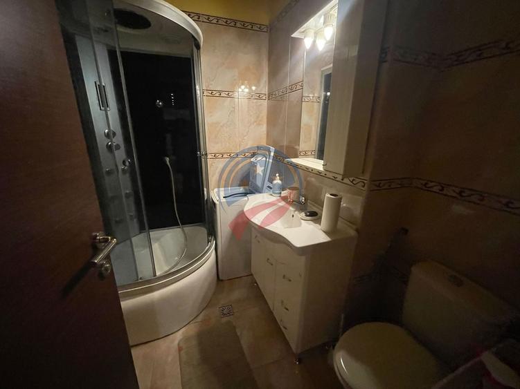 Apartament cu 3 camere semidecomandat în Central