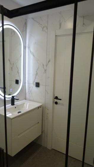 Apartament cu 2 camere decomandat, mobilat în Central