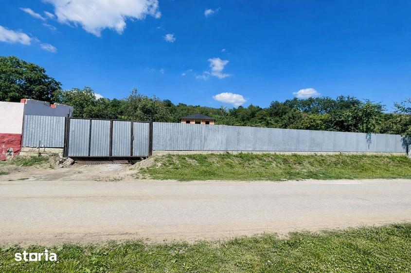 Casă cu 4 camere cu Teren 2776 Mp în Hidiș