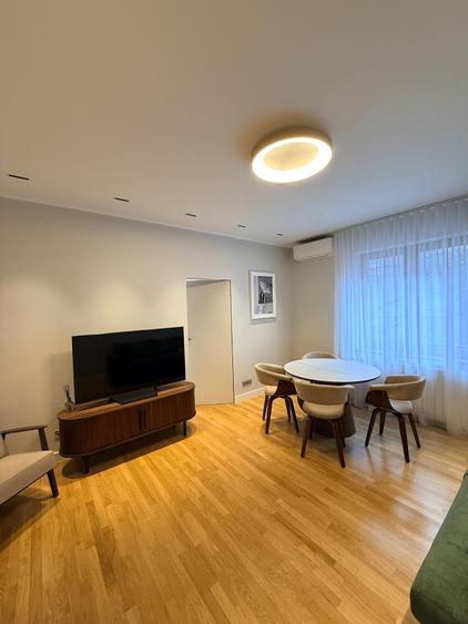 Apartament cu 3 camere decomandat în Capitale