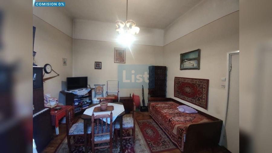 Apartament cu 3 camere semidecomandat în Horea