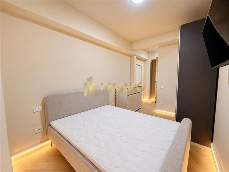 Apartament cu 3 camere semidecomandat în Central
