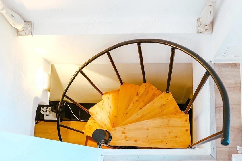 Apartament cu 4 camere decomandat în Central