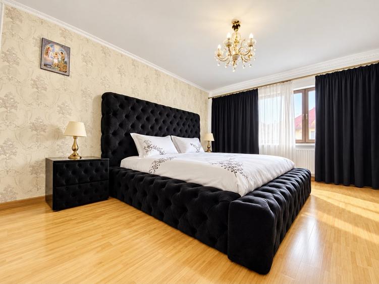 Casă cu 4 camere cu Garaj în Nord