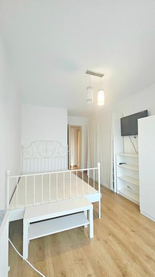 Apartament cu 3 camere semidecomandat în Străulești