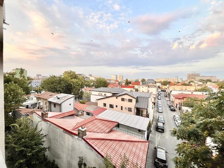 Apartament cu 2 camere decomandat, mobilat în Cantemir