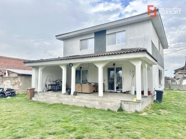 Casa individuala cu 4 camere complet mobilata - Albina - 1