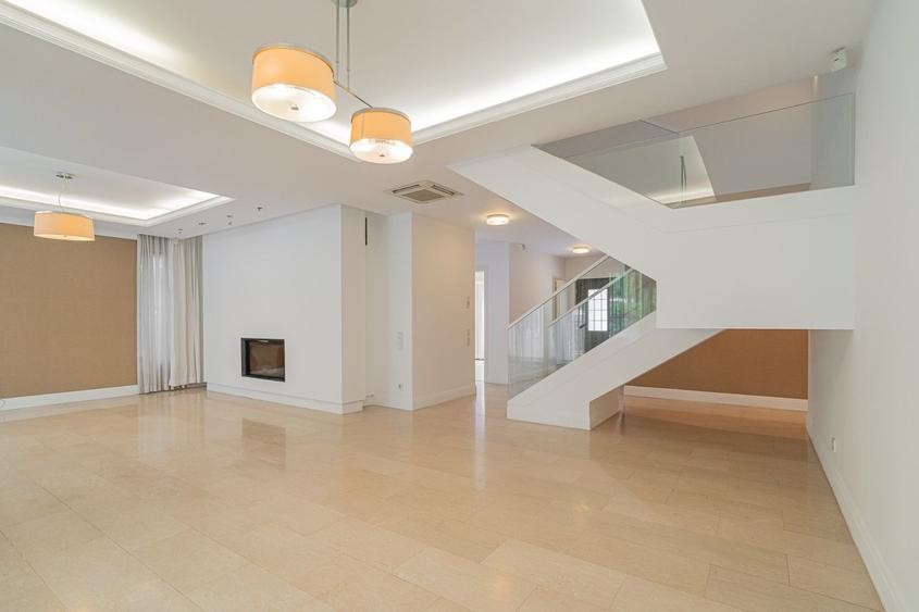 Casă individuală cu 9 camere cu Piscina în Pipera