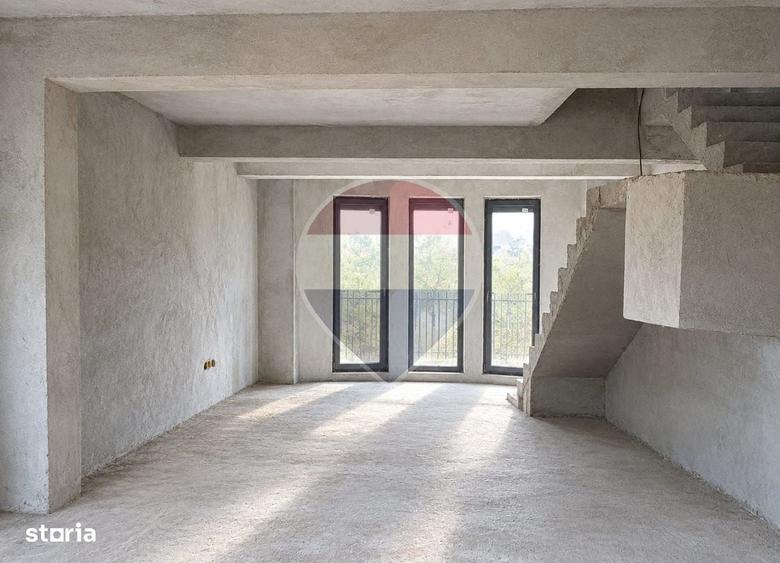 Casă cu 4 camere cu Teren 498 Mp în CFR