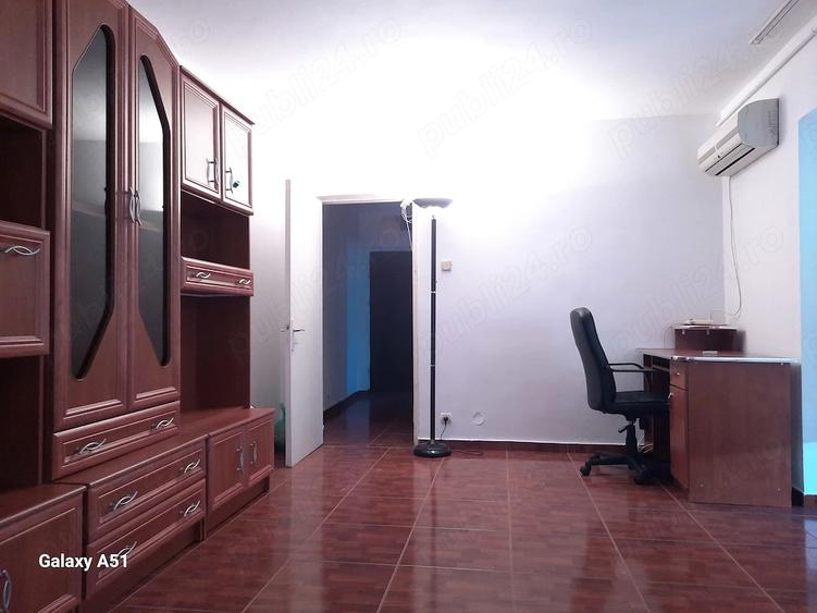 Garsonieră decomandată în Gorjului