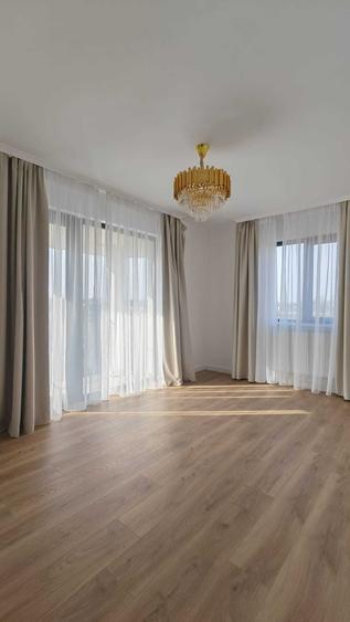 Casă cu 4 camere în Central