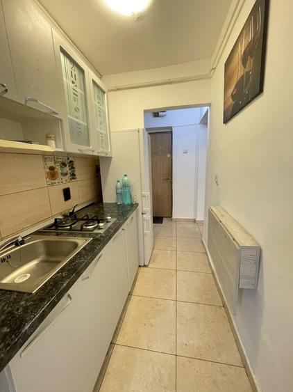 Apartament cu 2 camere semidecomandat, mobilat în Podu Roș
