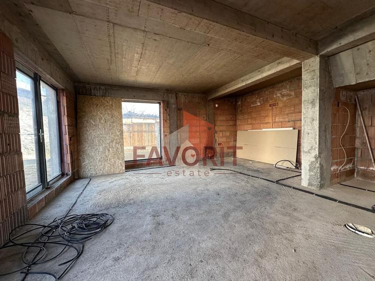 Duplex cu 5 camere cu Canalizare în Sânandrei