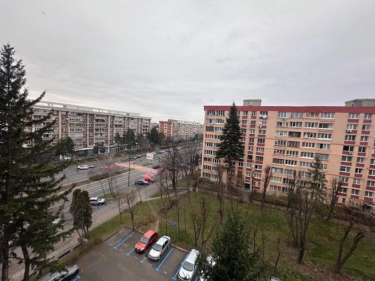 Apartament cu 3 camere semidecomandat în Ultracentral
