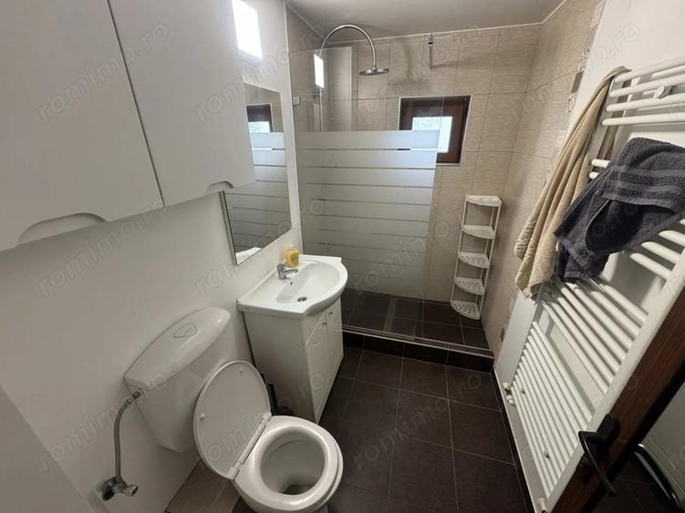 Apartament cu 2 camere decomandat, mobilat în Casa de Cultură