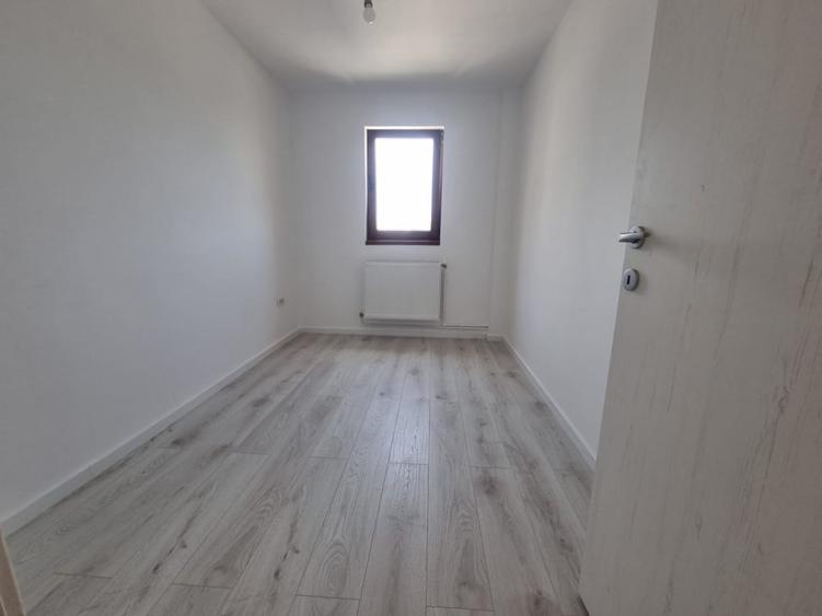 Apartament cu 3 camere decomandat în Păcurari