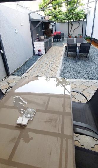Casă cu 5 camere cu Canalizare în Central