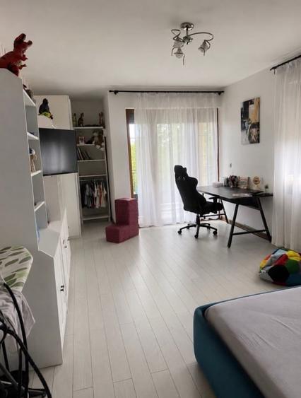 Casă individuală cu 5 camere cu Canalizare în Slobozia Nouă