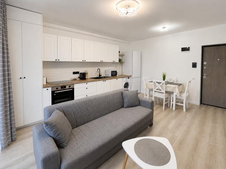 Apartament cu 2 camere semidecomandat, mobilat în Florești