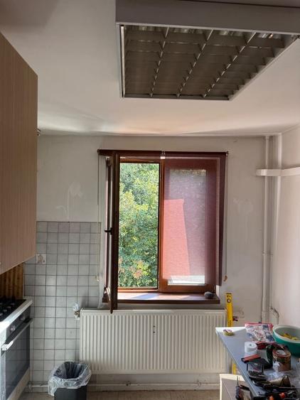 Apartament cu 3 camere decomandat, mobilat în Brâncoveanu