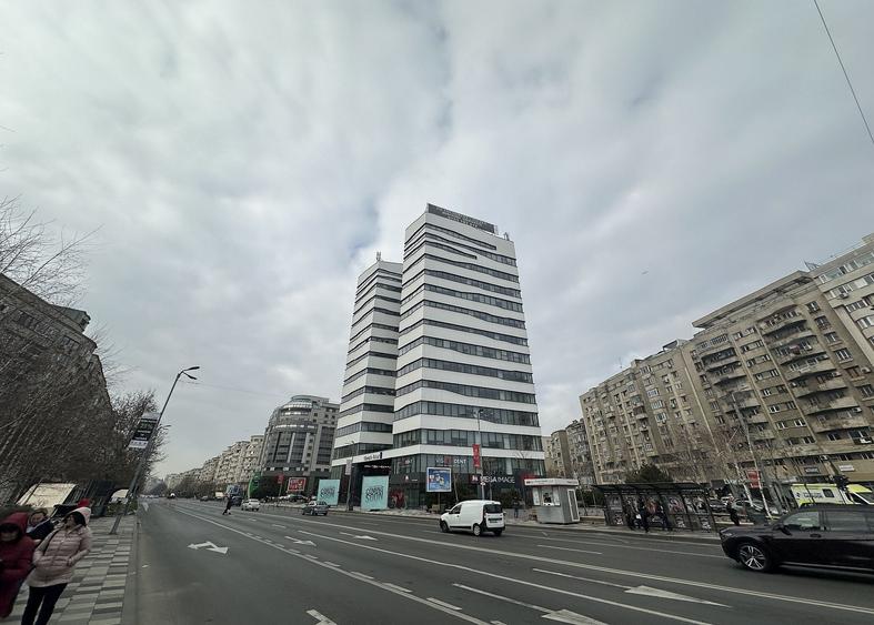 Birou, de 9,500 mp, în Muncii