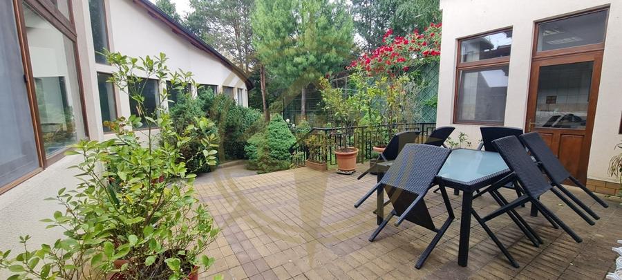 Casă cu 10 camere cu Piscina în Snagov