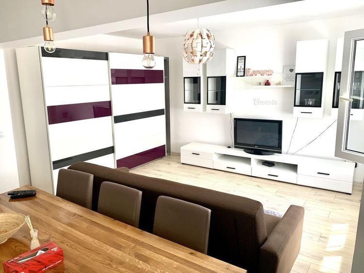 Apartament cu 2 camere decomandat în Răcădău