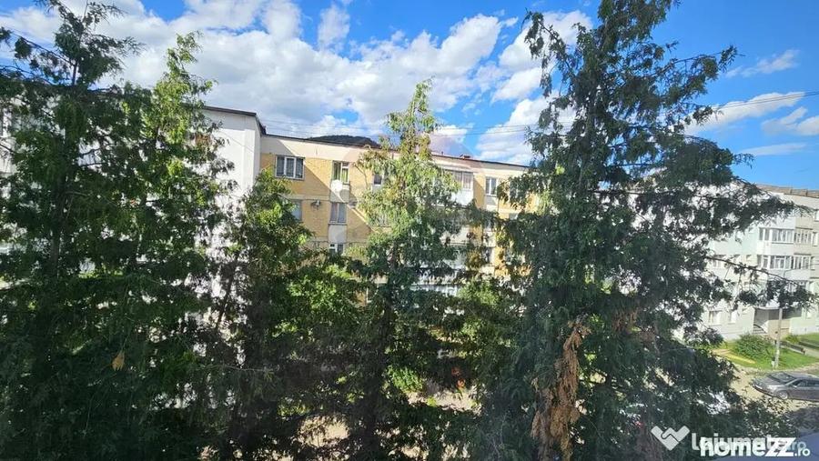 Apartament cu 2 camere decomandat în Precista