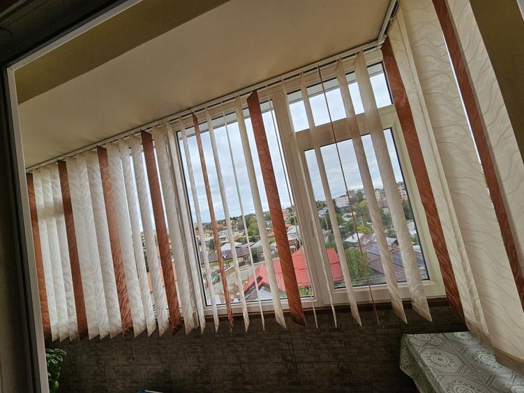 Apartament cu 4 camere decomandat în Central