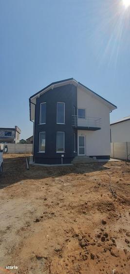 Casă cu 4 camere în Albești