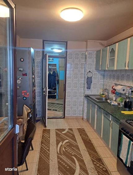 Apartament cu 4 camere în Rahova